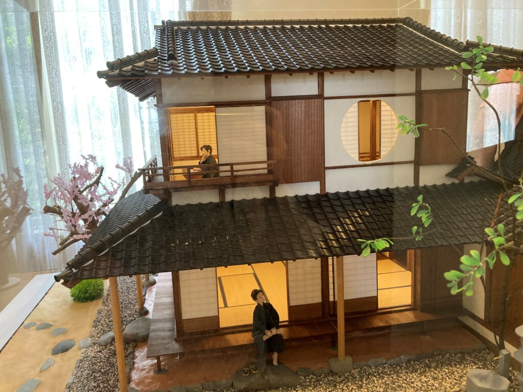 夏目漱石と正岡子規の模型