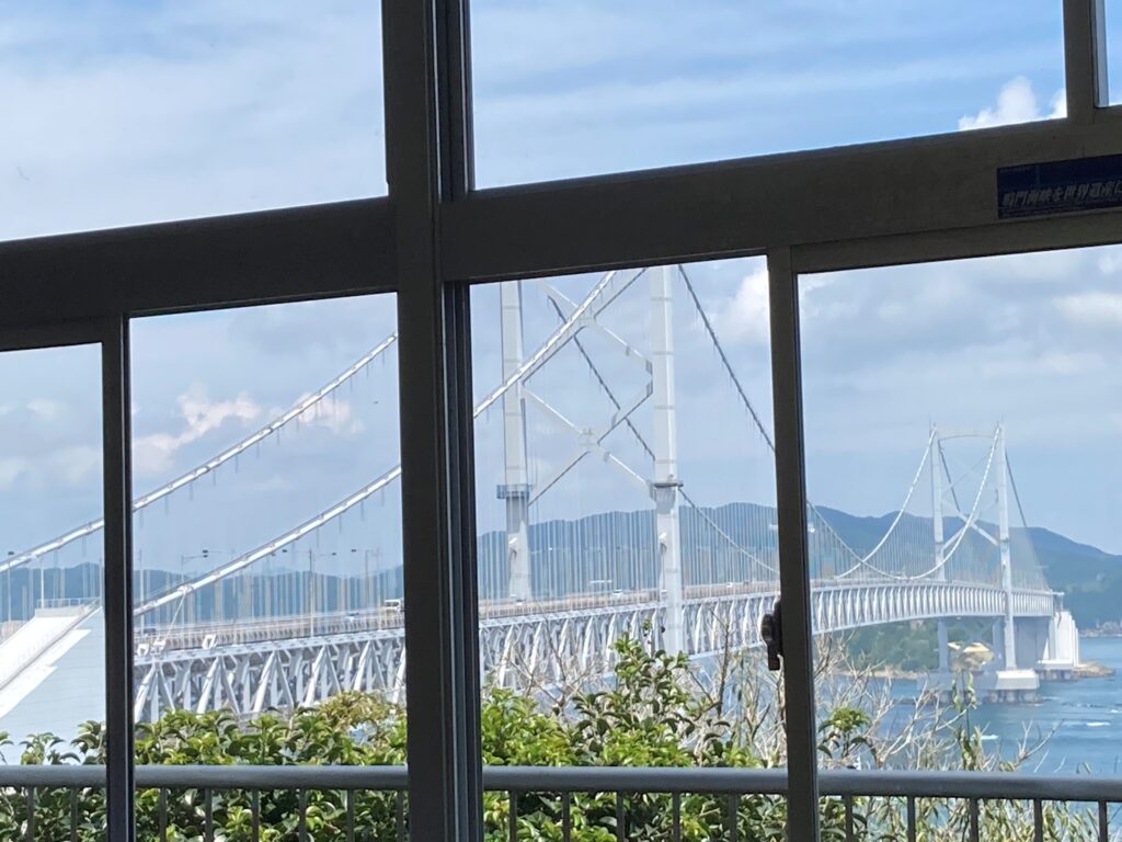 渦見茶屋から見える鳴門海峡大橋
