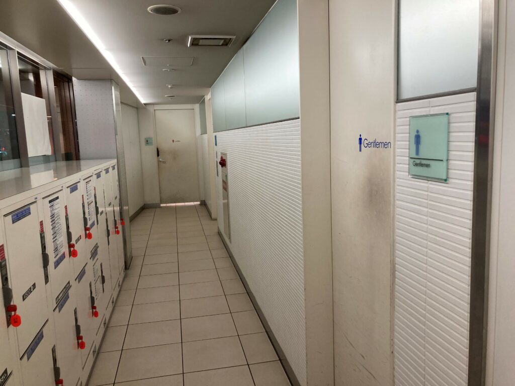 ハービス大阪バス待合室のトイレ