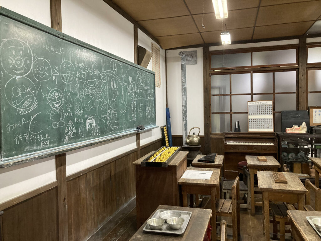 昭和の小学校の教室