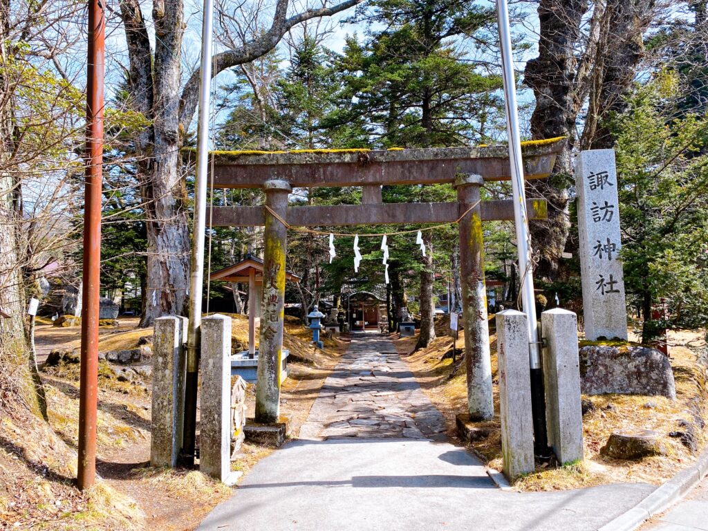 諏訪神社の入り口