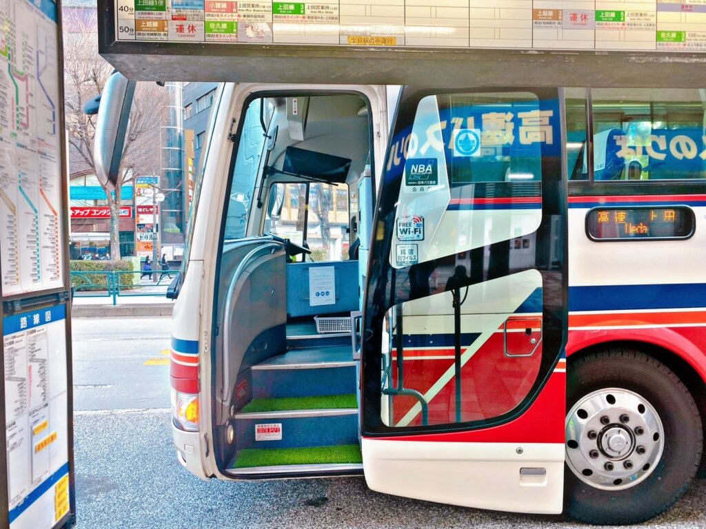 下仁田行きのバス