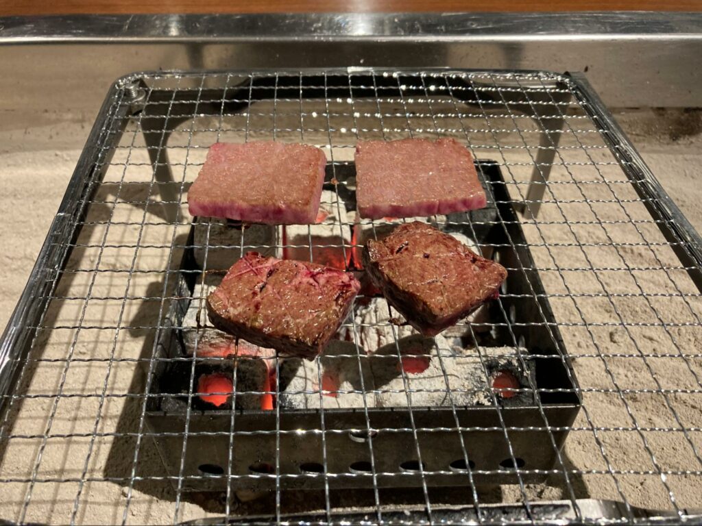 肉炉端ホルモン焼 百萬力