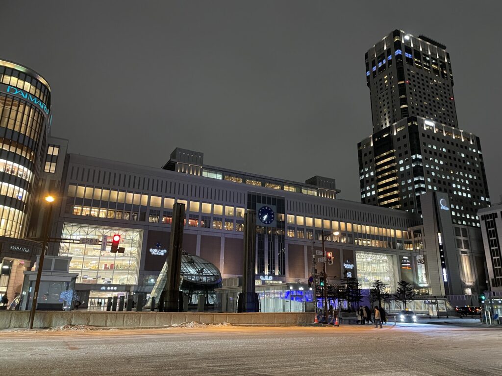 夜の札幌駅