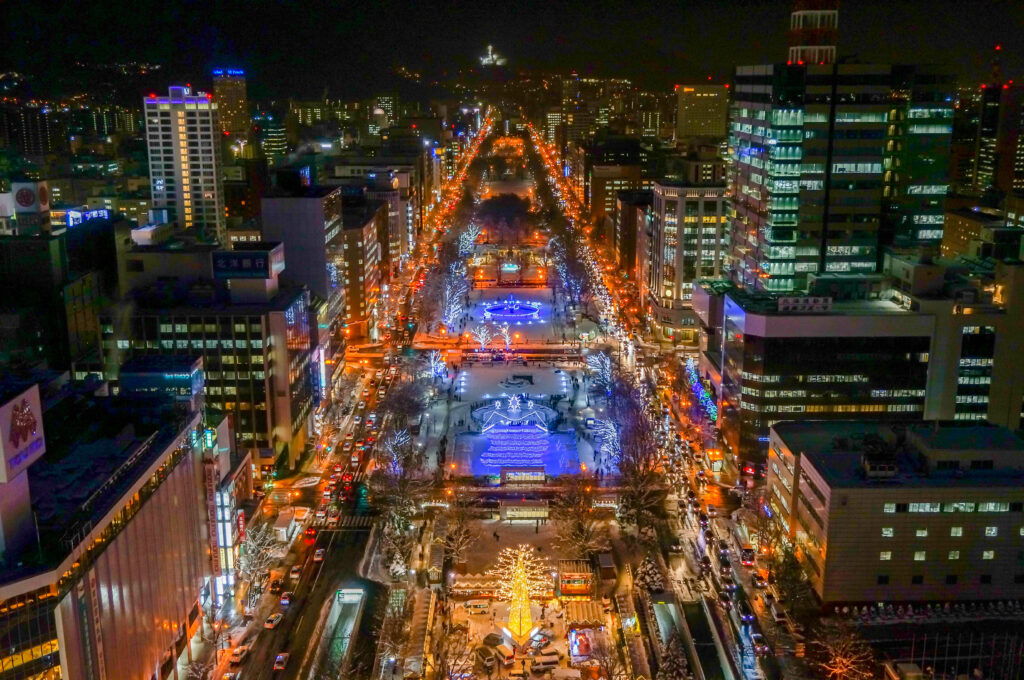 札幌大通公園（札幌観光写真ライブラリーより）