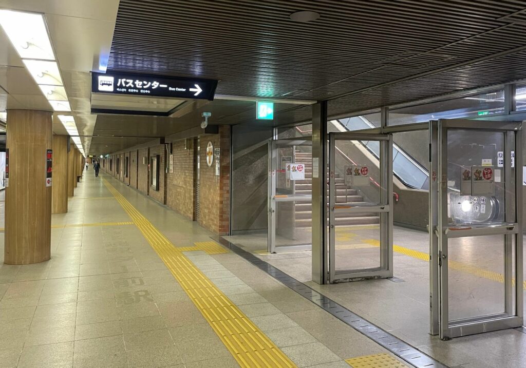 地下出口の写真３