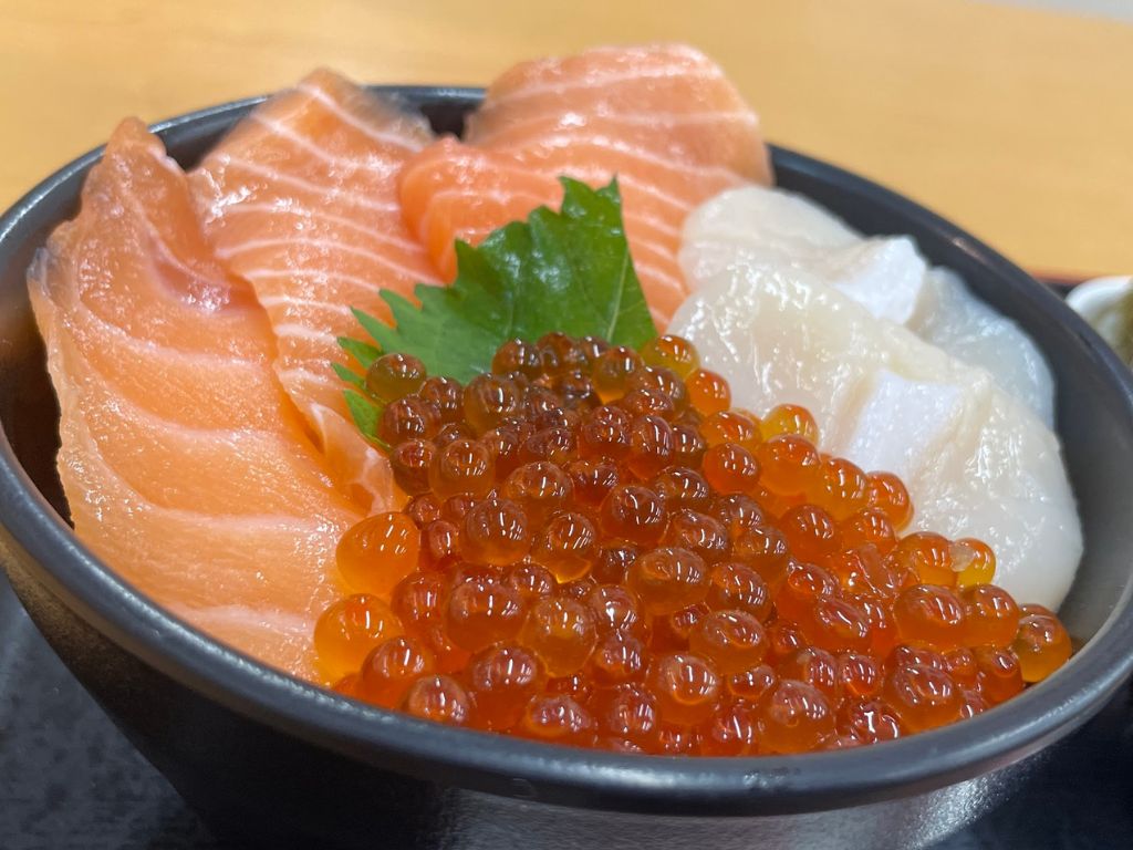 ３色丼アップ