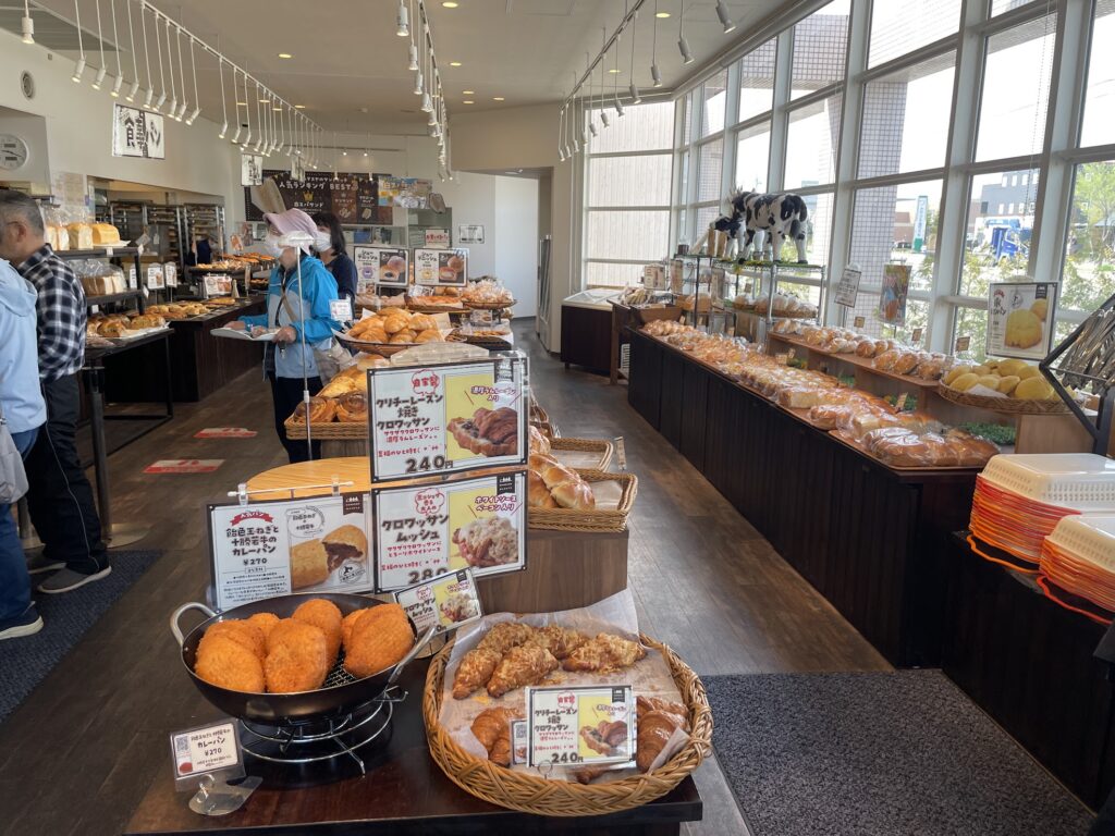 ボヌールますや店内