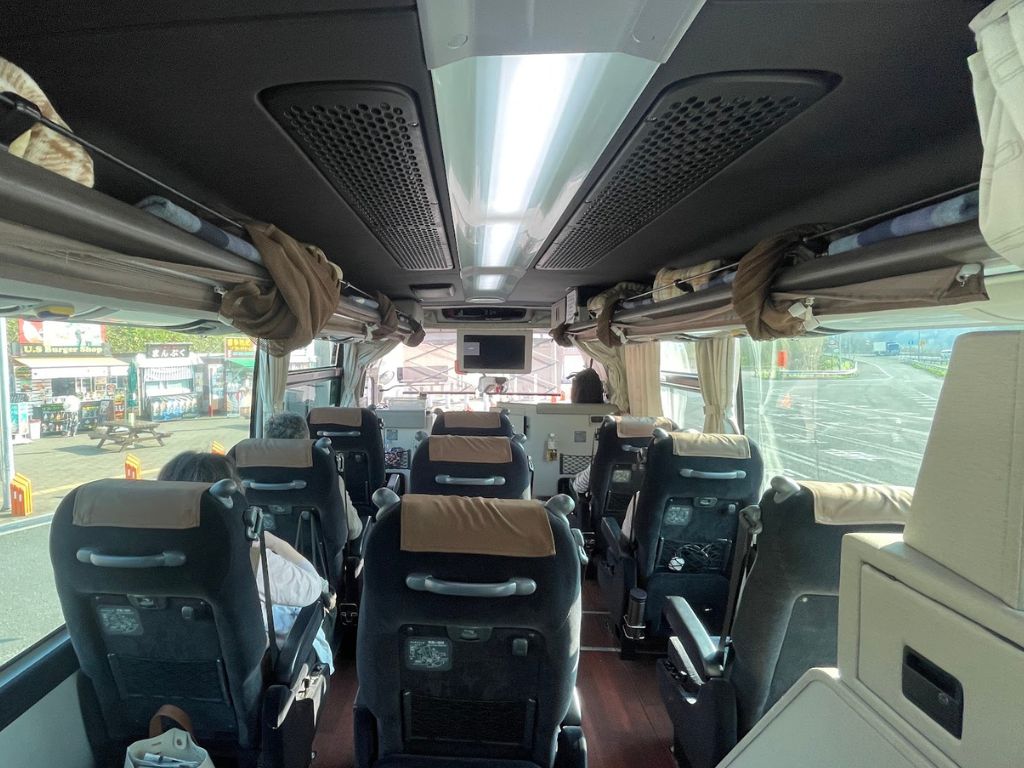 北都交通　３列シート車