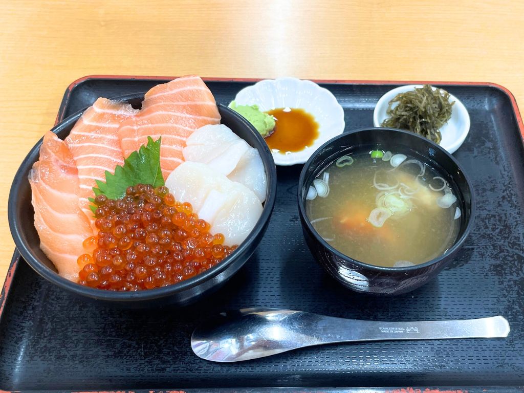 中央バス三色丼（明）