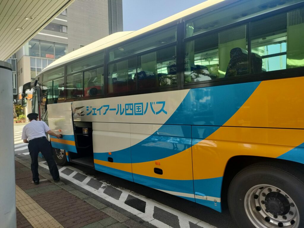 バス