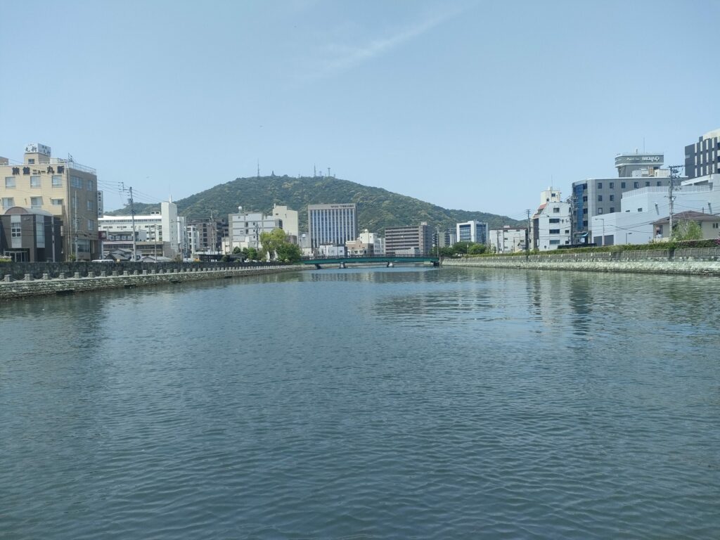 眉山