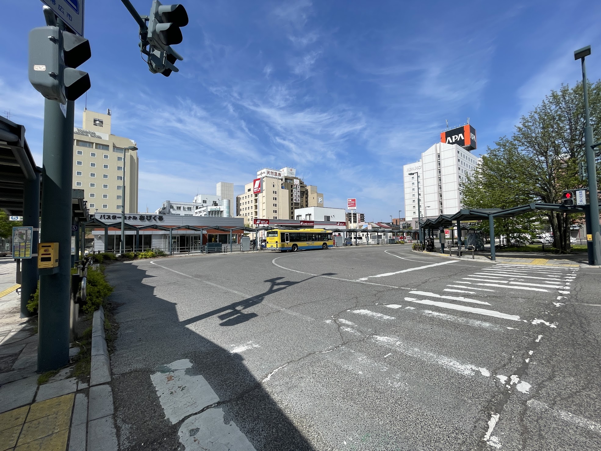 バスターミナル内横断歩道