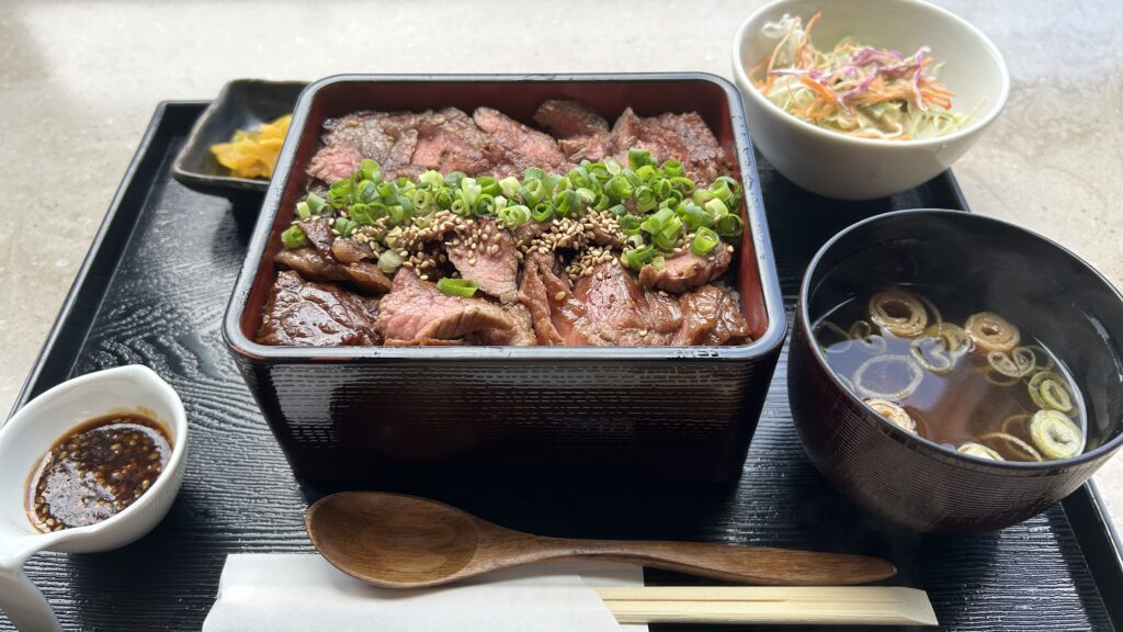 飛騨牛焼肉重