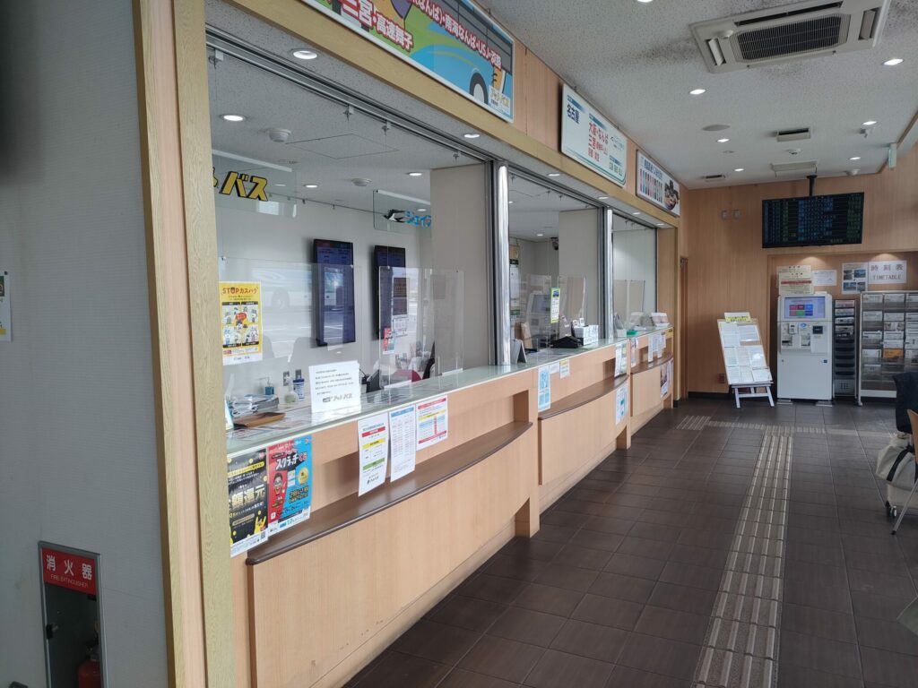 高松駅高速バスターミナル2