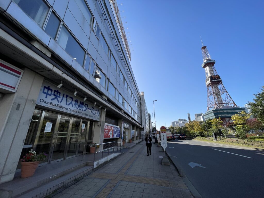 中央バス札幌ターミナルとテレビ塔