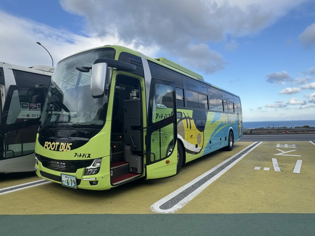 大阪・神戸－淡路・高松線フットバス　0101 便