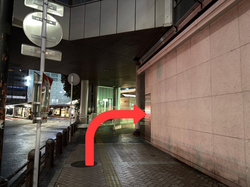 横浜駅西口第２バスターミナルから横浜スタジアムへのアクセス（JR根岸線「関内駅」で降車）