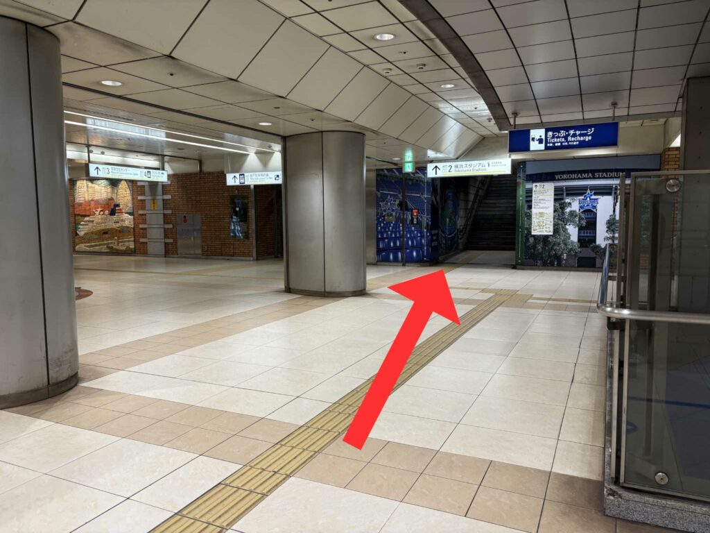 みなとみらい線「日本大通り駅」から横浜スタジアムへのアクセス