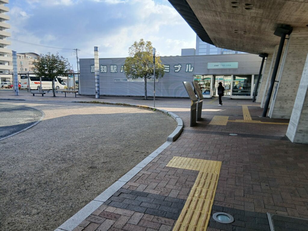 高知駅バスターミナル