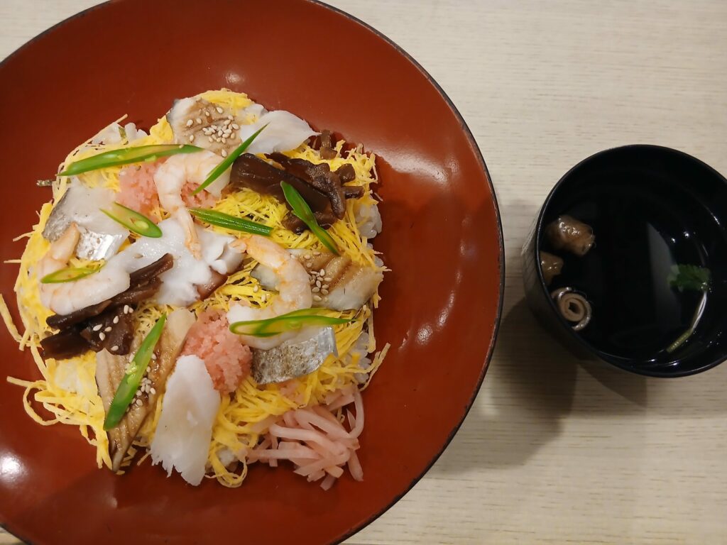 日本料理 すし丸道後店