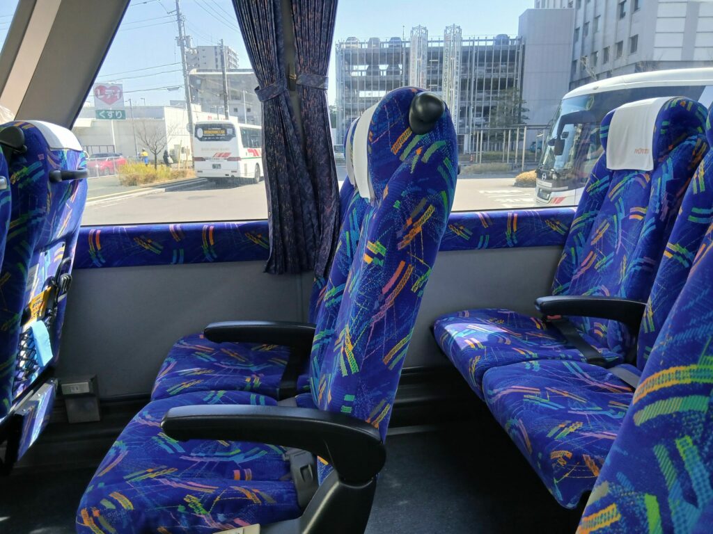 ホエールエクスプレス座席