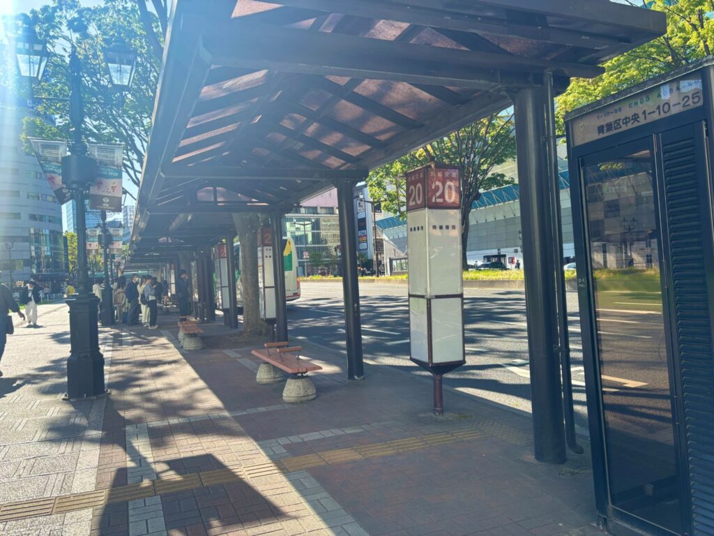 仙台駅西口のバスのりばの様子