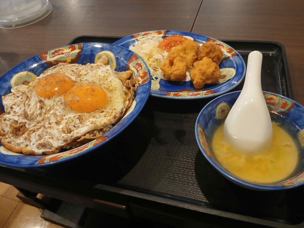 白楽天焼豚玉子飯