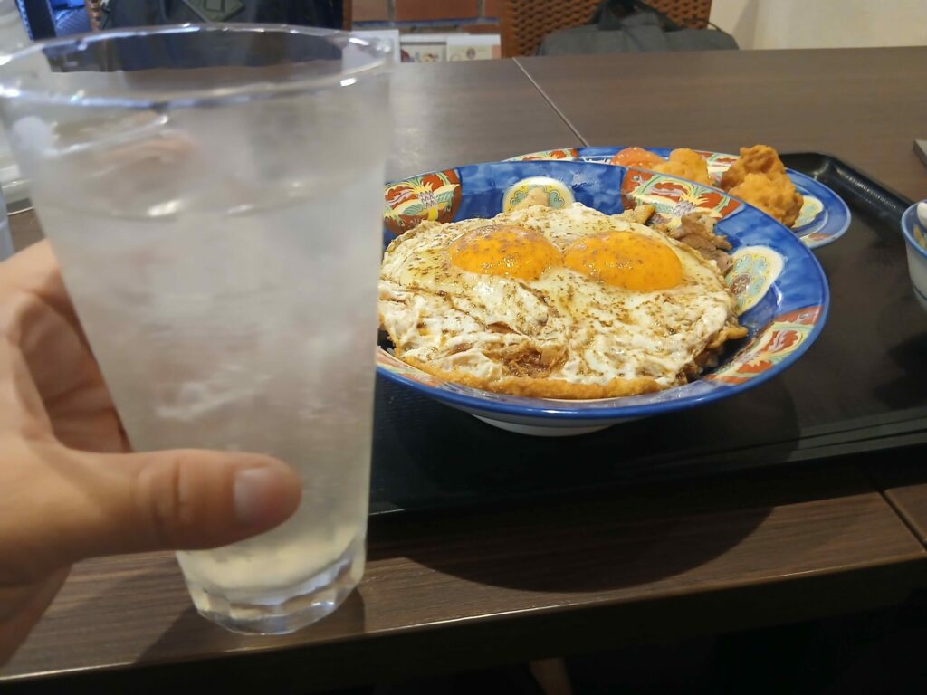 白楽天焼豚玉子飯